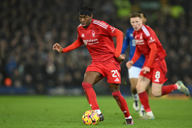 制方面更为 制方面更为